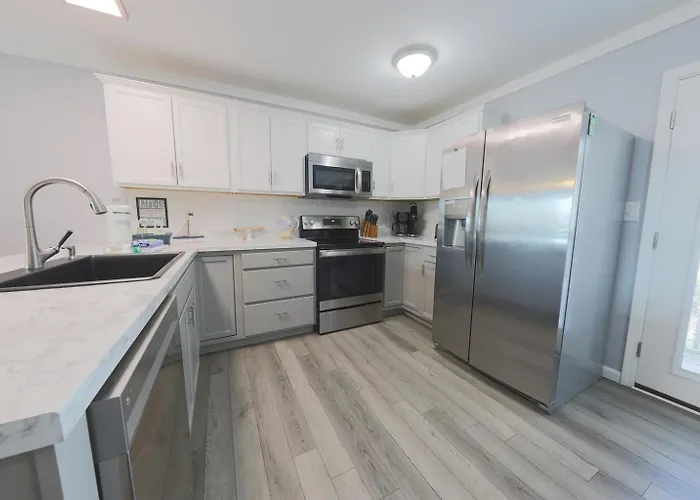 Dollar 5 Your Bright & Breezy East Getaway! Free Daily Activities! Apartment Gulf Shores