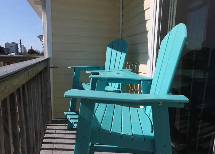 Apartment Dollar 5 Your Bright & Breezy East Getaway! Free Daily Activities!