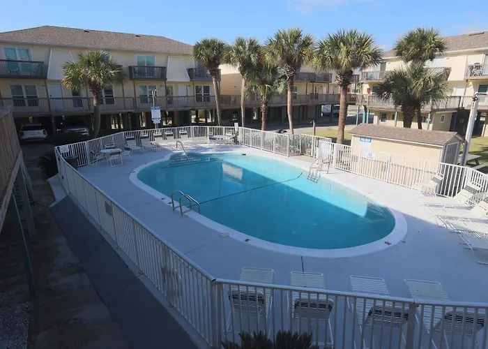 Apartment Dollar 5 Your Bright & Breezy East Getaway! Free Daily Activities!
